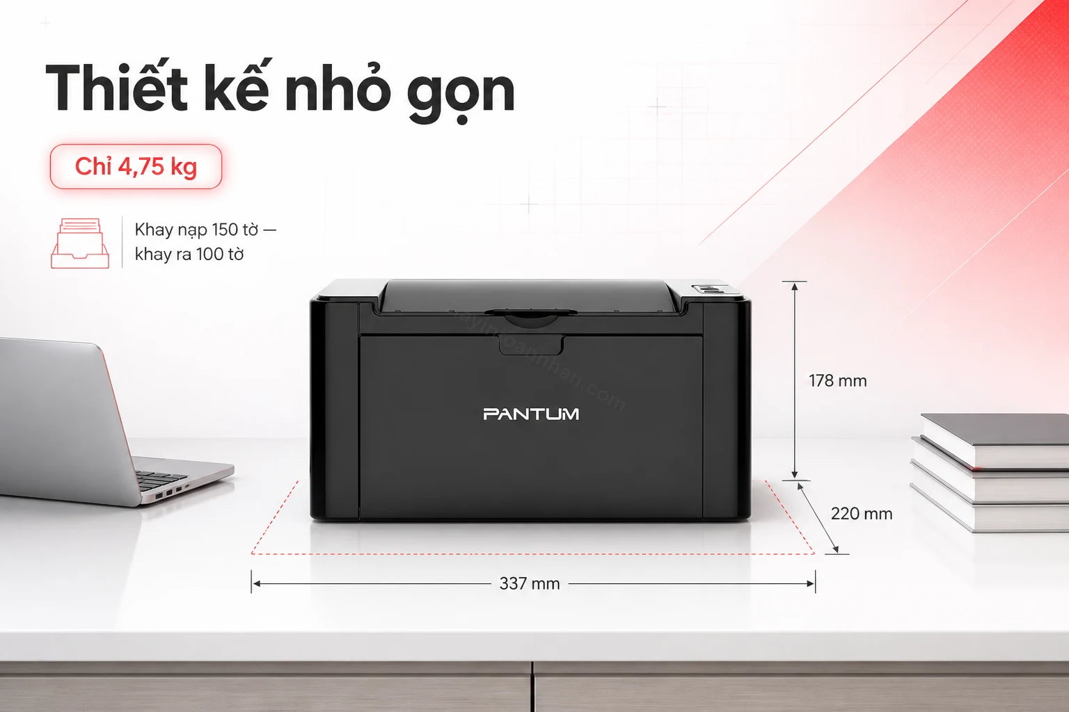 Kích thước nhỏ gọn của máy in Pantum P2505W đặt trên bàn làm việc